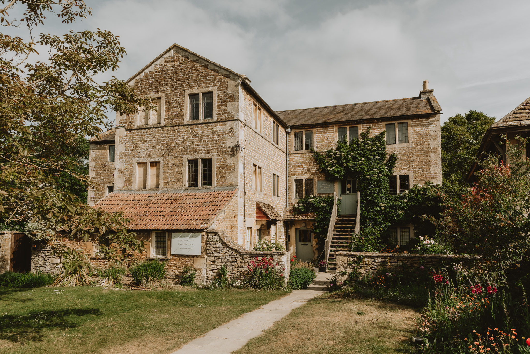 Drafting contracts for short-term venue hire: what you need to consider